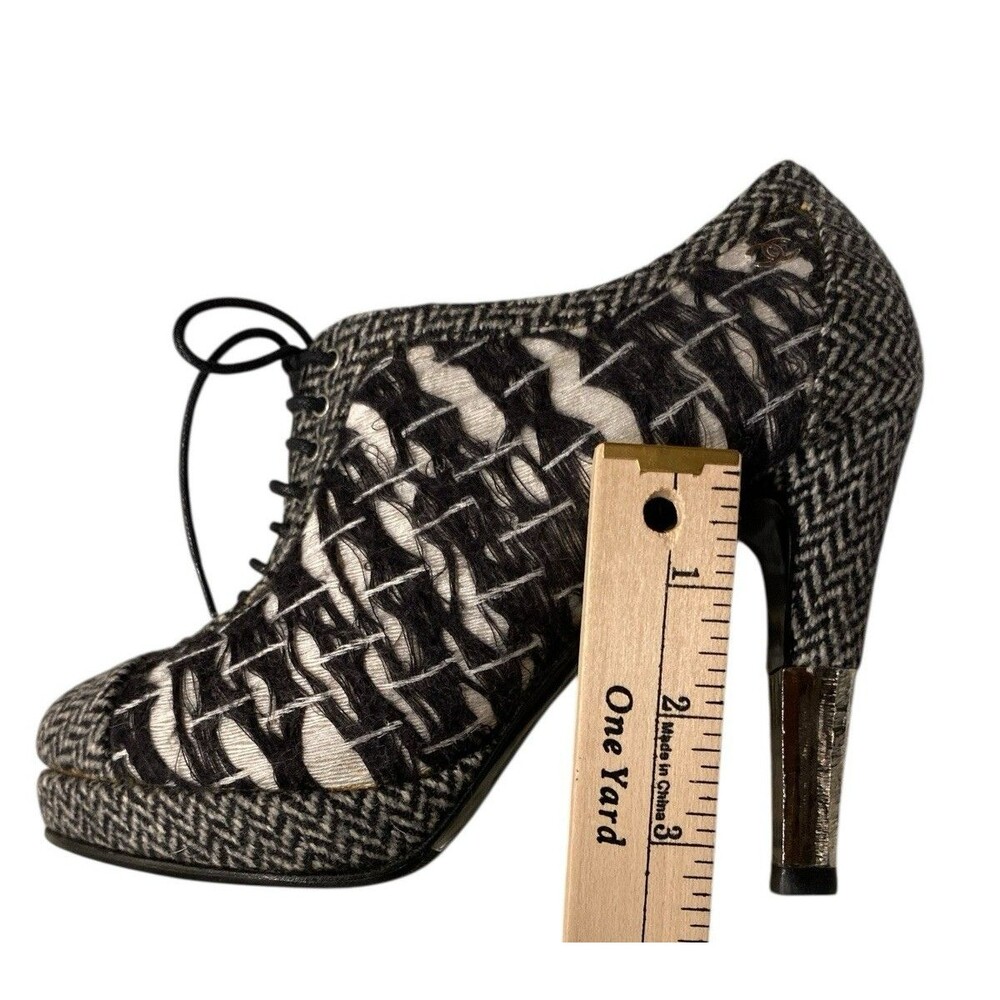 CHANEL Tweed Lace Up Booties Heels EU 37 Black White Ankle Boots -Authenticated - Picture 15 of 15